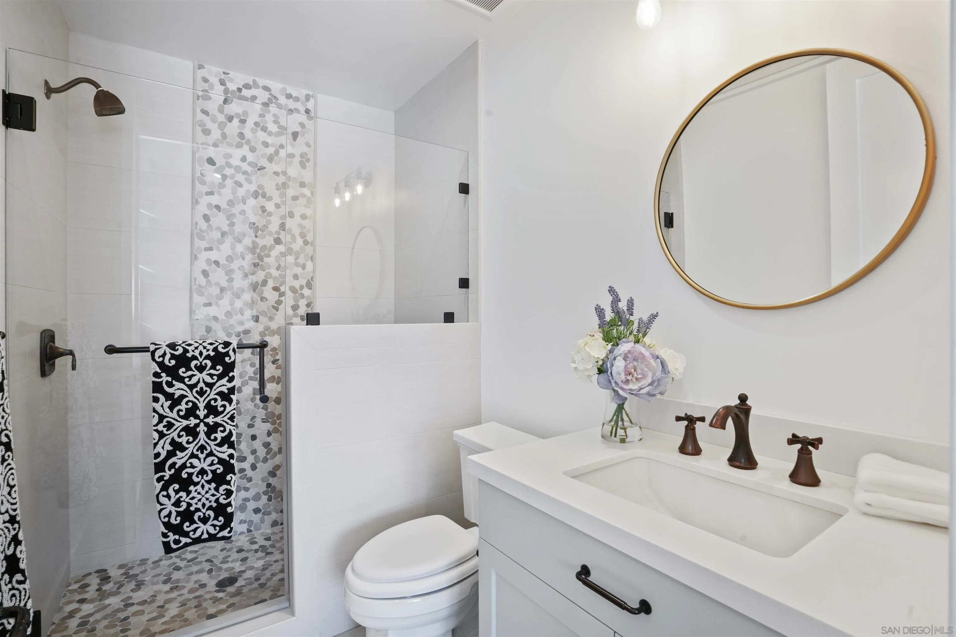 https://cdn.realtyfeed.com/cdn/127/250037545/f2ff7dea2c50d878a346d851d1a3a952.webp