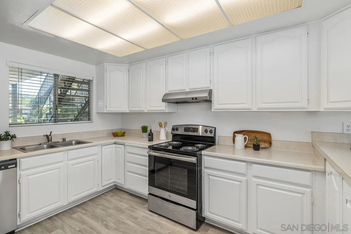 https://cdn.realtyfeed.com/cdn/127/250037546/3bb79b815b67c248dffb05eed8b3816c.webp