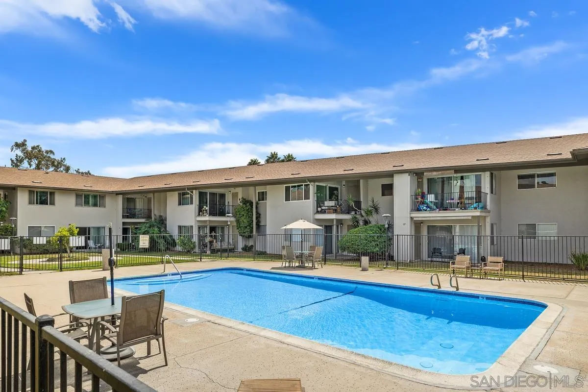 https://cdn.realtyfeed.com/cdn/127/250037546/a6bd126d4c7f4c4d469fae4d85c293a1.webp