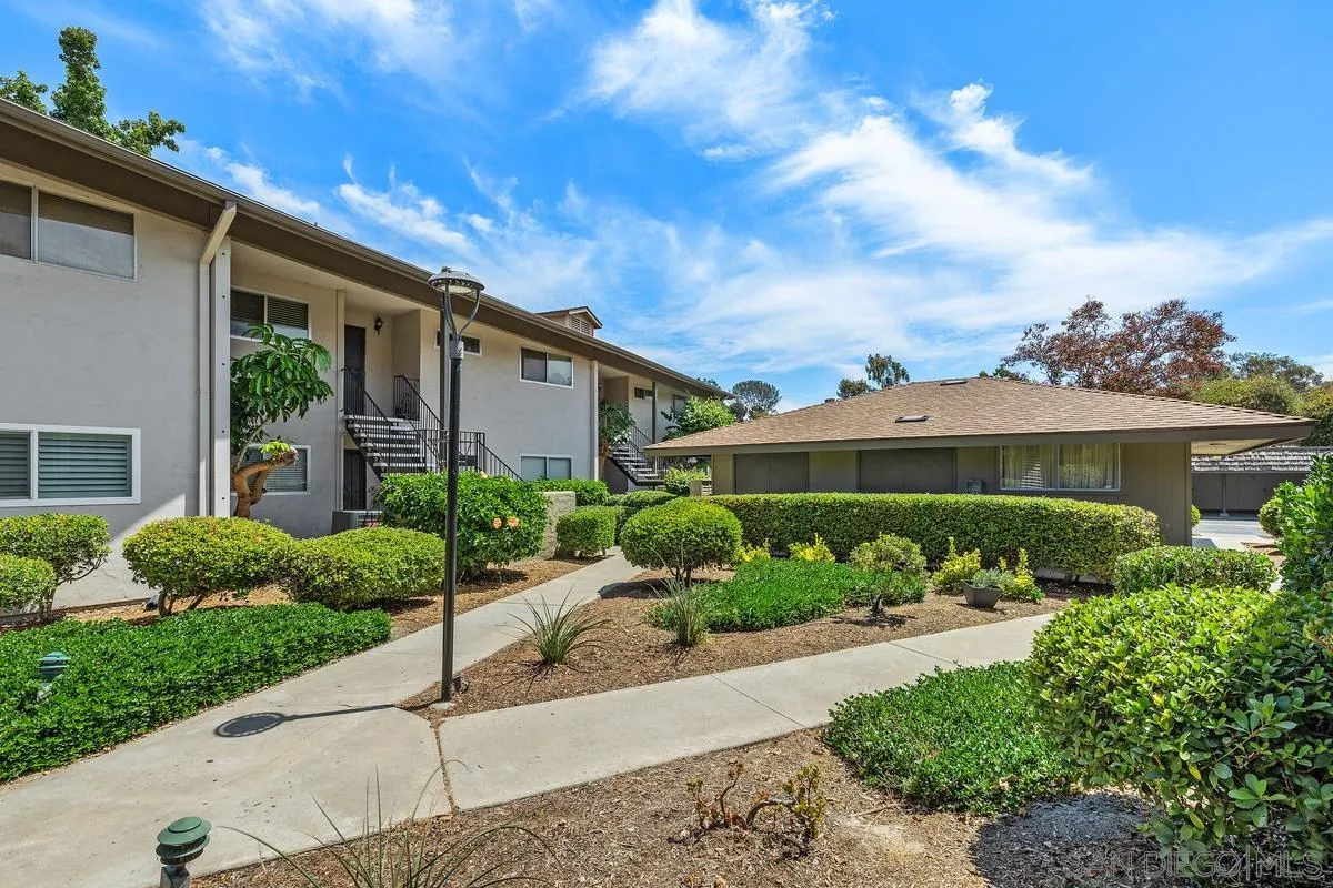 https://cdn.realtyfeed.com/cdn/127/250037546/a74765f2449a08d4b440f5cc7f8ece89.webp