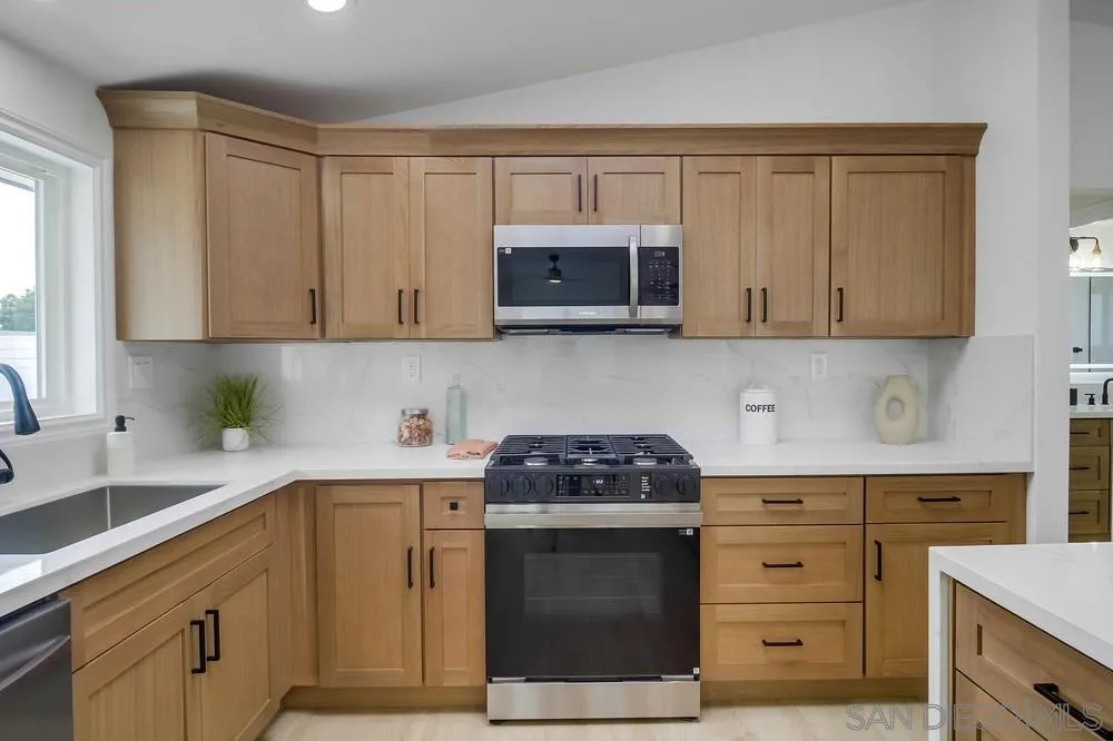 https://cdn.realtyfeed.com/cdn/127/250037547/1dbb7e0a1b5a82574b5f7f31b6d23927.webp