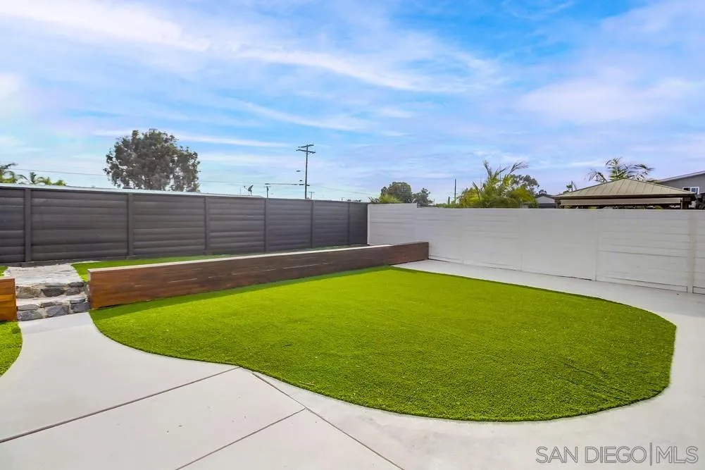 https://cdn.realtyfeed.com/cdn/127/250037547/92b356f913392a6e82f1456464181ed7.webp