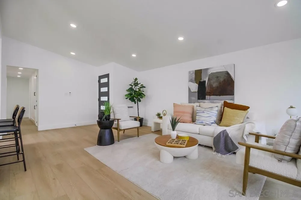 https://cdn.realtyfeed.com/cdn/127/250037547/93e6556e61b9030f6bdc0a20f9f081a2.webp