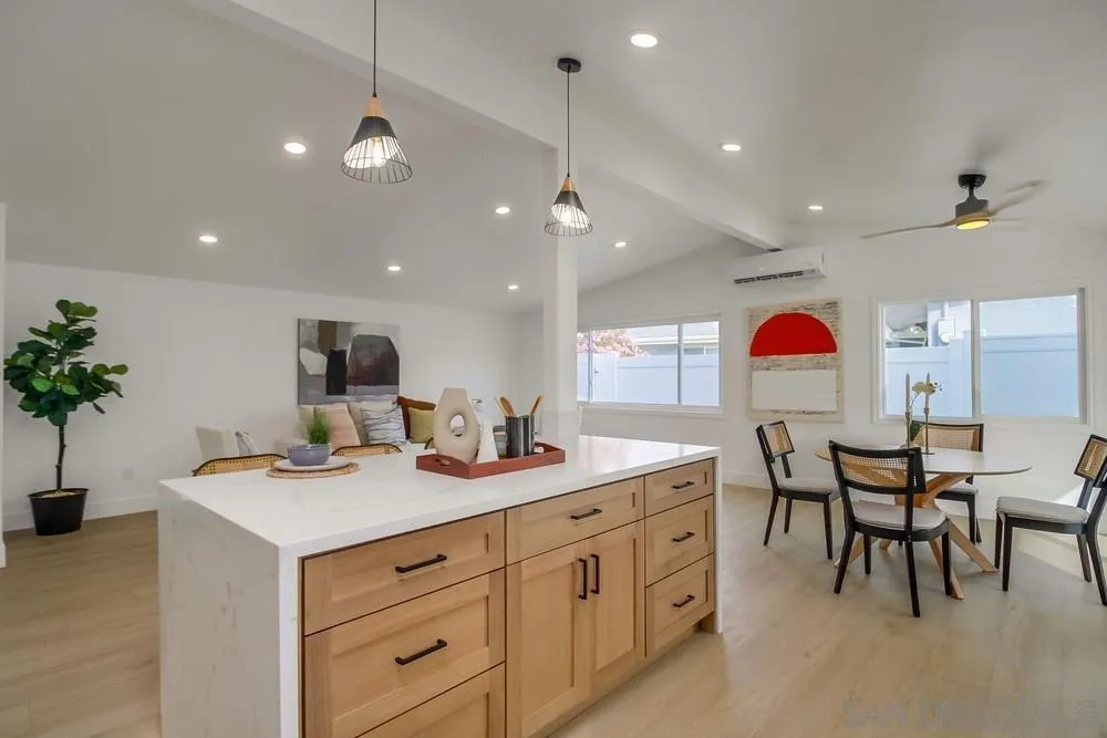 https://cdn.realtyfeed.com/cdn/127/250037547/f218b0f5f9d1ae0dc29a09fb6dbb3633.webp