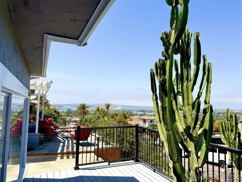 https://cdn.realtyfeed.com/cdn/127/250037551/368876a1cb8d17ecd91bf7e09bf0cfe5.webp
