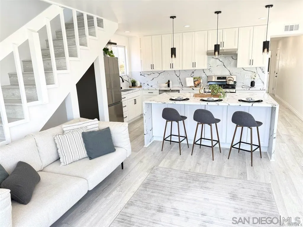 https://cdn.realtyfeed.com/cdn/127/250037551/76881f5d65c7230d4a15a36f9aad6398.webp