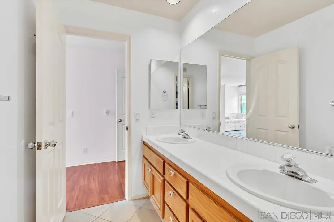 https://cdn.realtyfeed.com/cdn/127/250037552/23f6390d02d0f22fc60c3533116470ae.webp