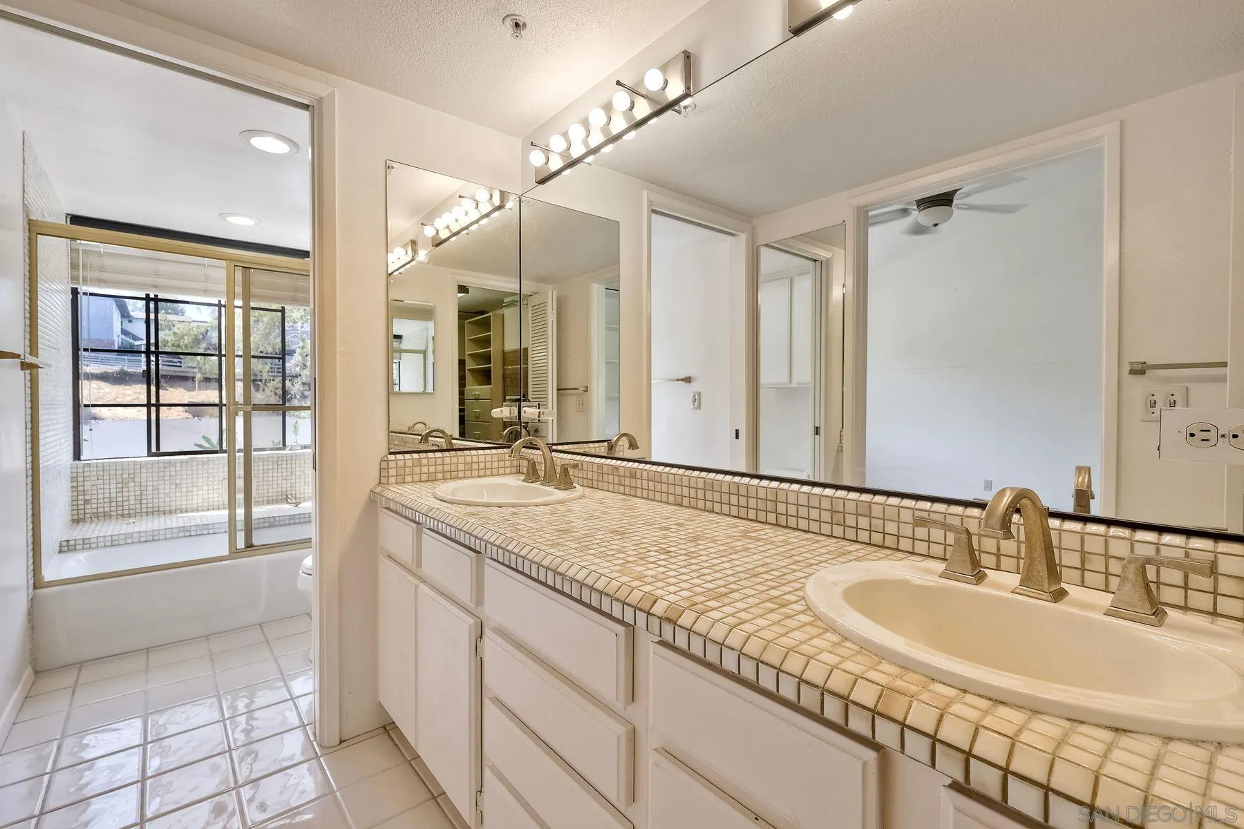 Photo #20: 250037553 Listing: Photo #20
