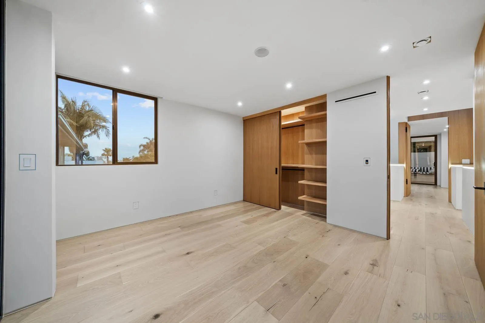 https://cdn.realtyfeed.com/cdn/127/250037561/06867fb9e94da977394583eb58d137e5.webp