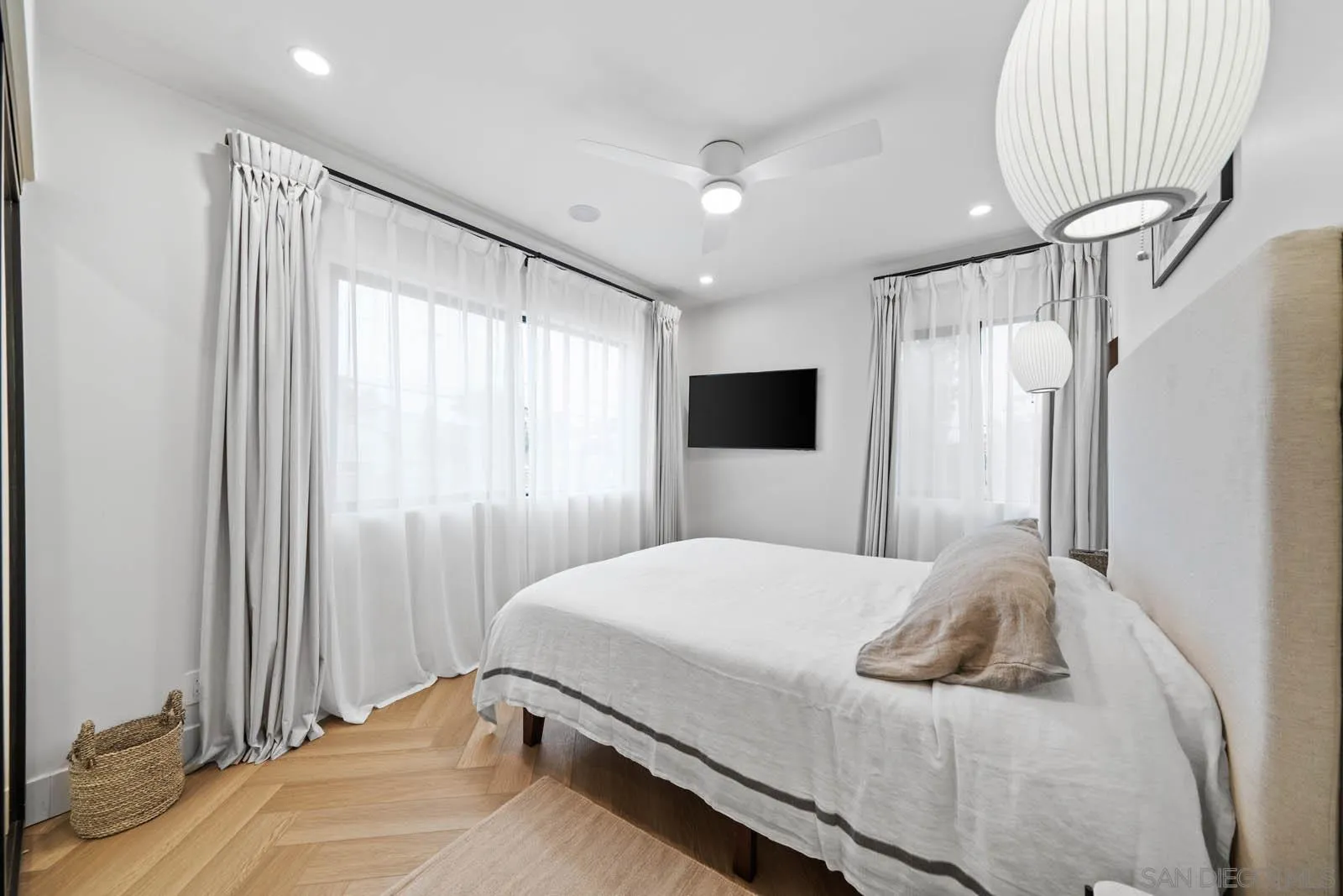 https://cdn.realtyfeed.com/cdn/127/250037561/55ac9a70369d98ec83d535d6de06149b.webp