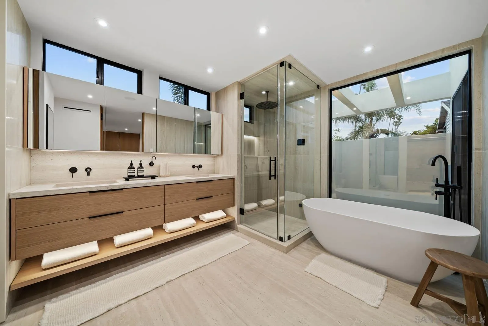 https://cdn.realtyfeed.com/cdn/127/250037561/58c9be97772a1eae0936f6421e0bbdfa.webp