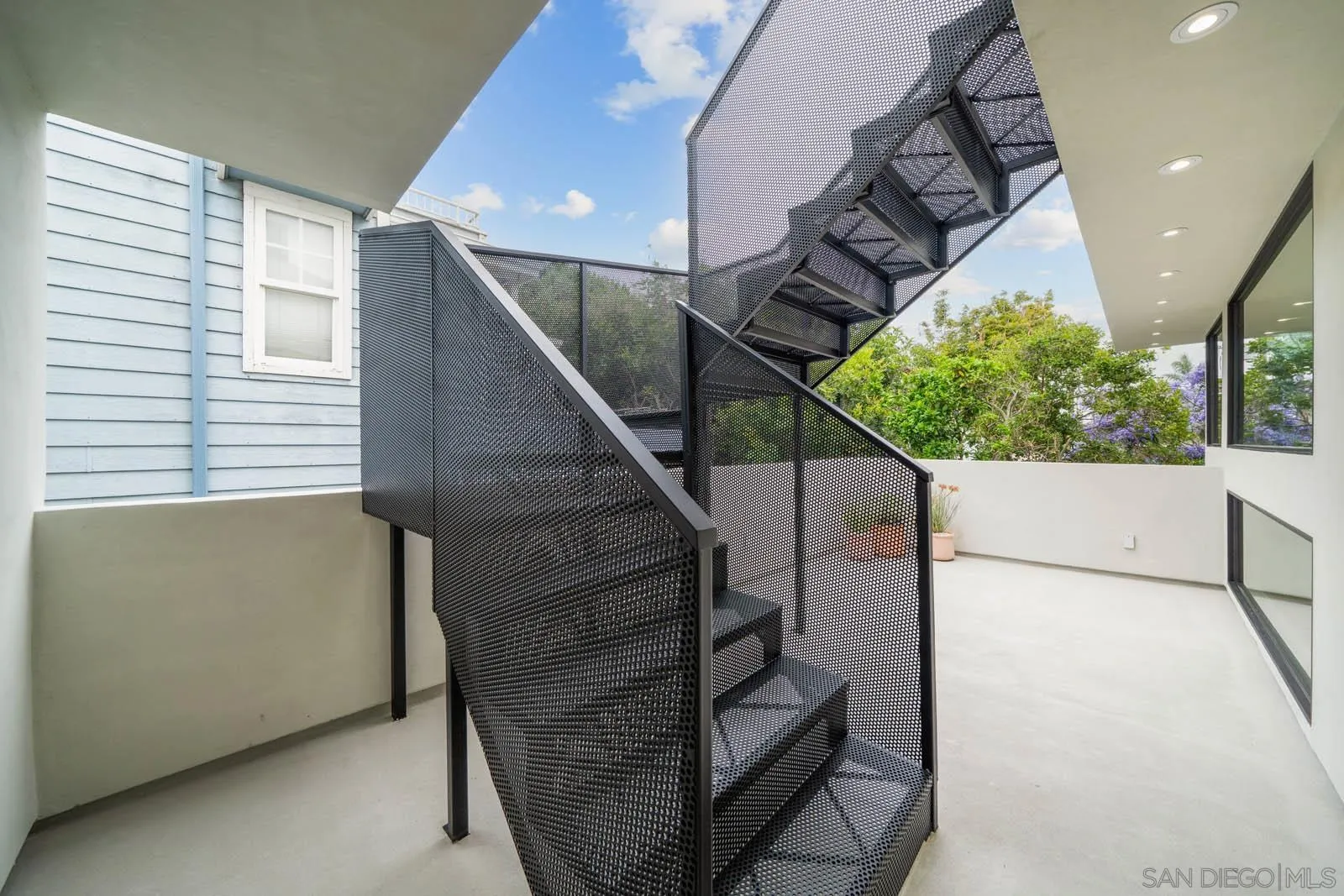 https://cdn.realtyfeed.com/cdn/127/250037561/9662decd72011a8768484b0f1e857101.webp