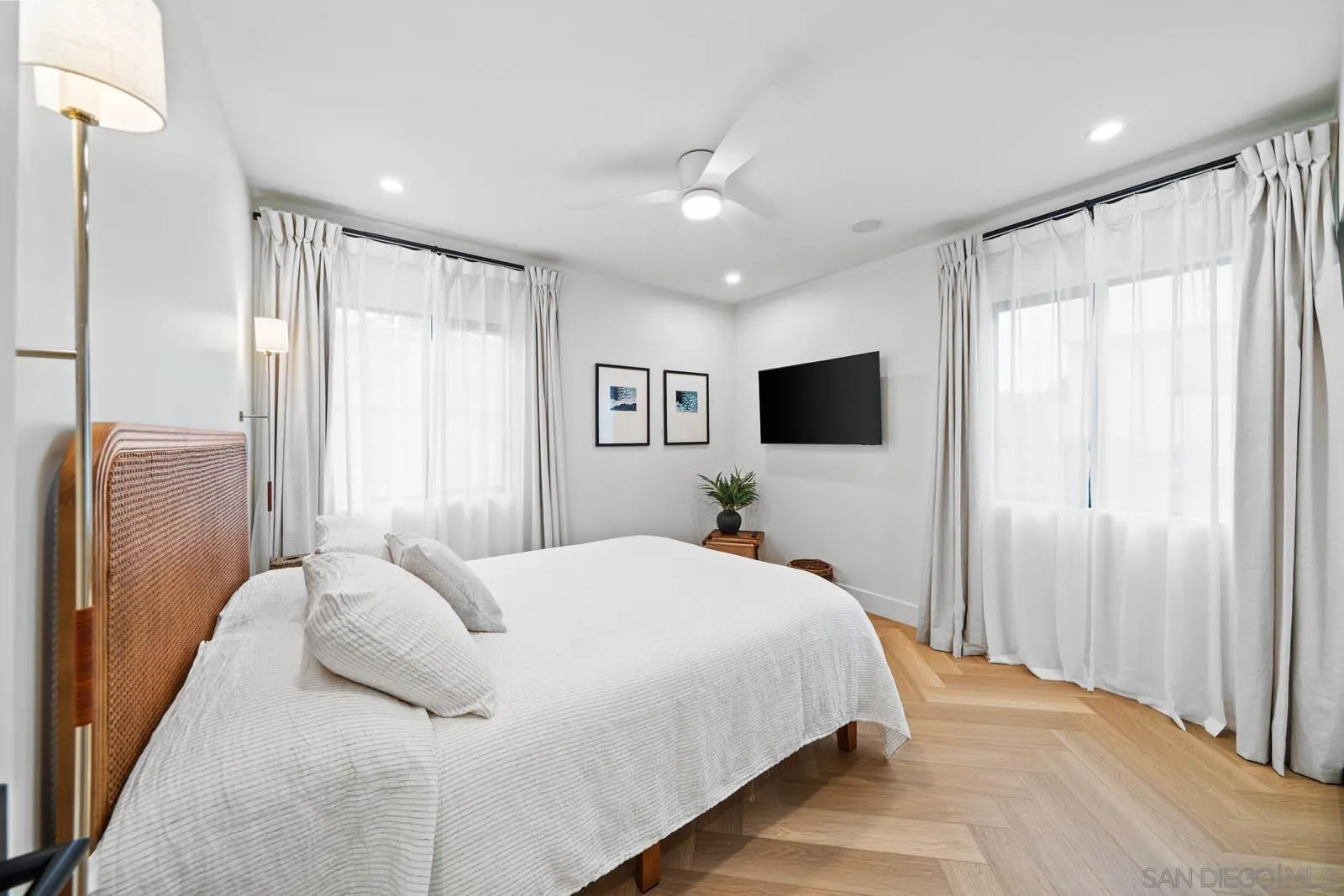 https://cdn.realtyfeed.com/cdn/127/250037561/a7e2d104db7f17bfd0553d56bbef67a4.webp