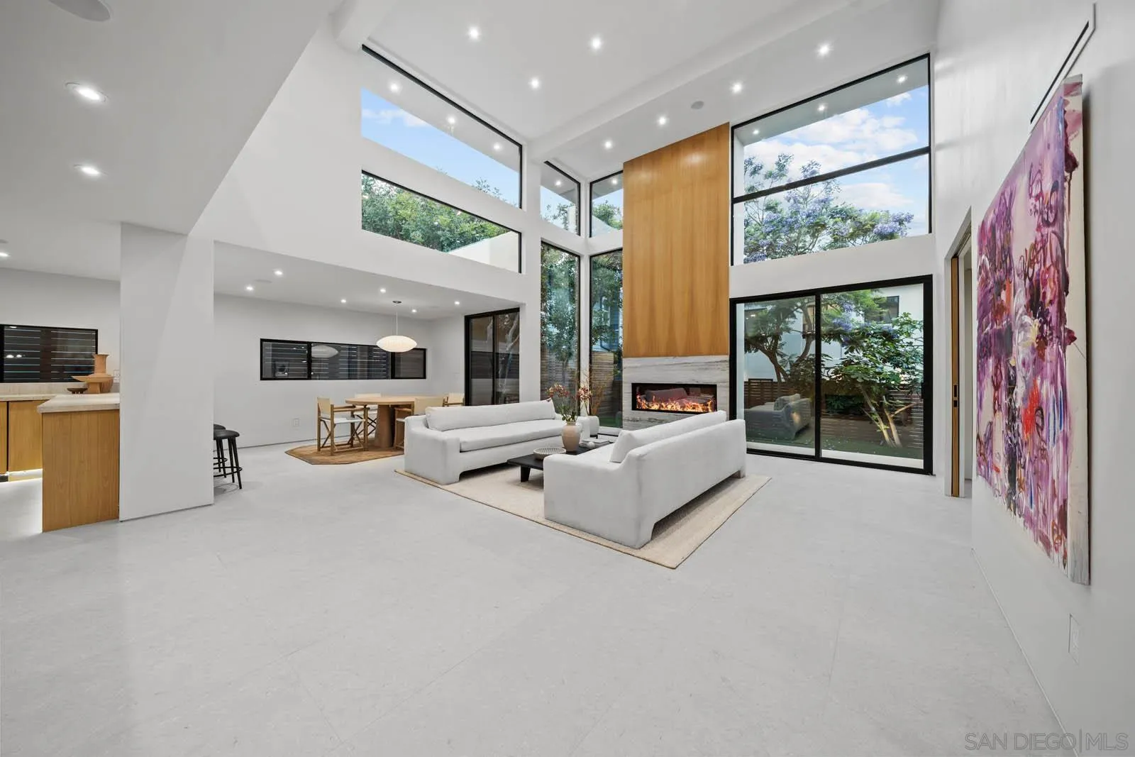https://cdn.realtyfeed.com/cdn/127/250037561/c49d70b635856f5b6cae550e4d4d9445.webp