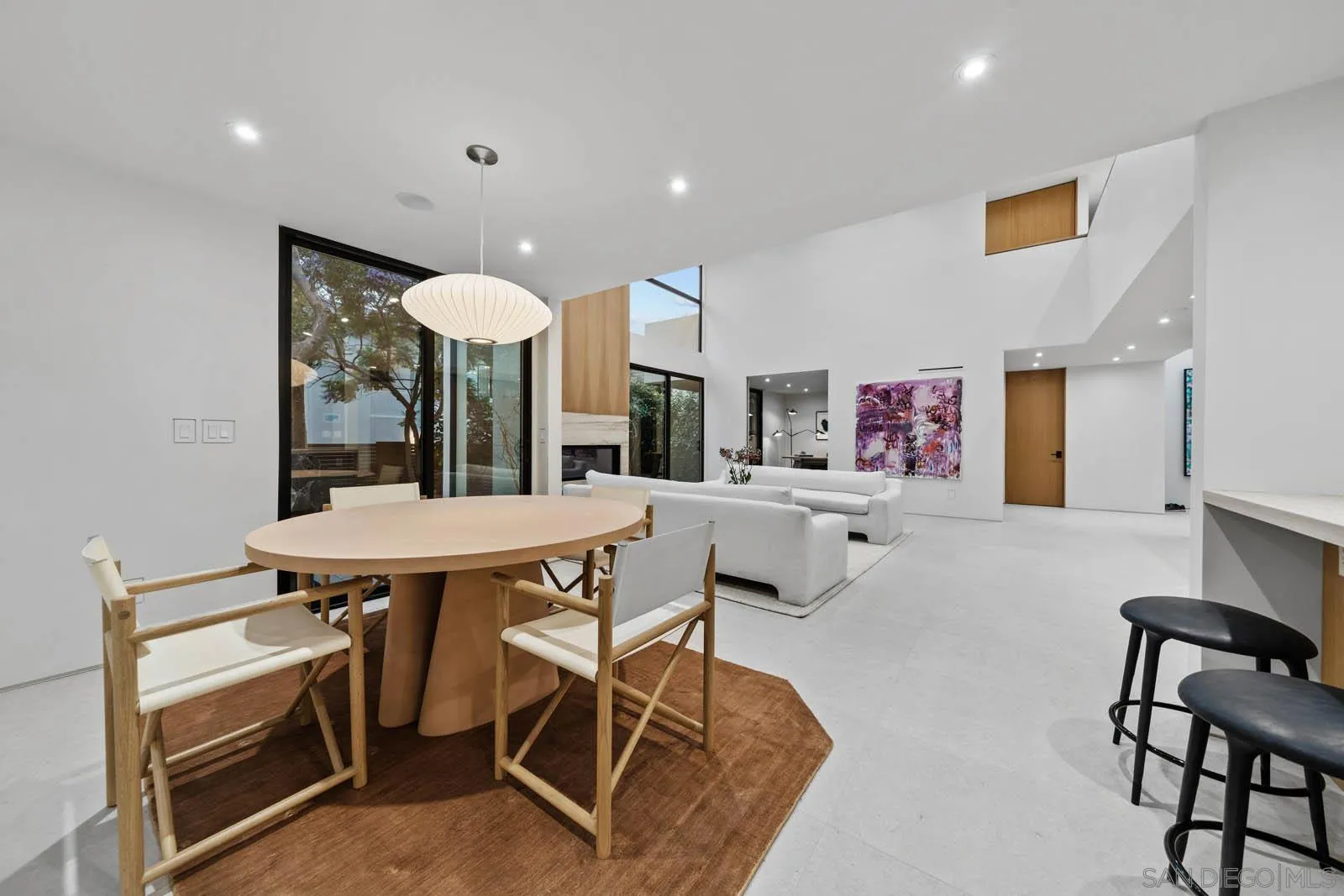 https://cdn.realtyfeed.com/cdn/127/250037561/c4cdea187302d5e83b5a80aa2c5ff24a.webp