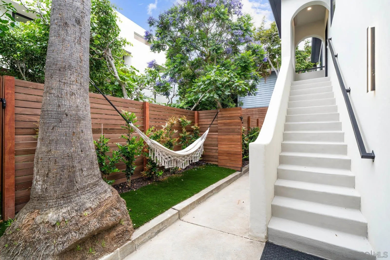 https://cdn.realtyfeed.com/cdn/127/250037561/f1d90aebb5bcc21aa5b59a9c5a1966c9.webp
