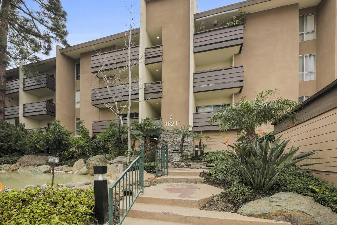 https://cdn.realtyfeed.com/cdn/127/250037563/a98d127937ea0590db7e30fee7a37e0a.webp