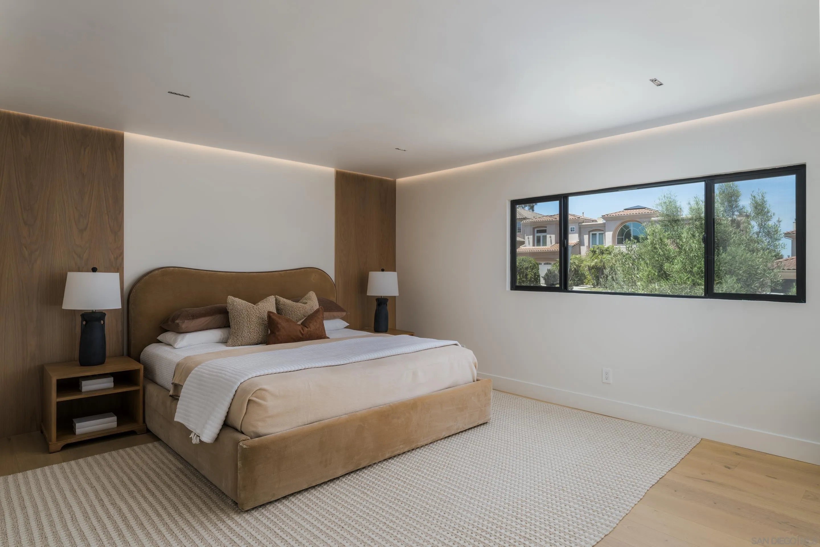 https://cdn.realtyfeed.com/cdn/127/250037564/0b013a47b30af0e065236c954bf55252.webp