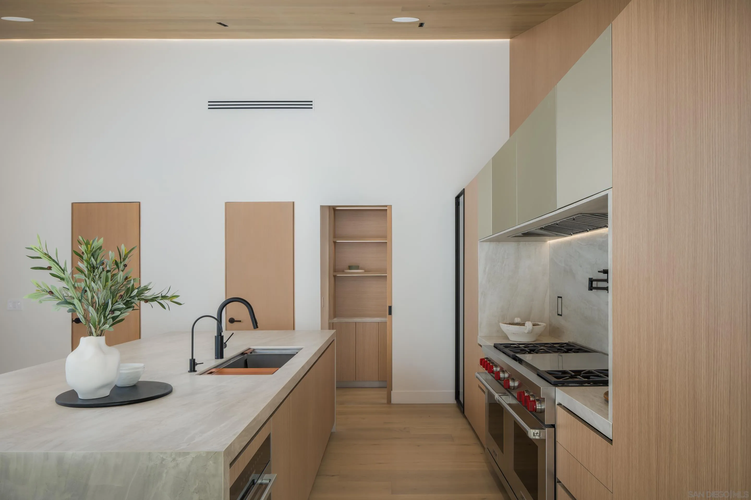 https://cdn.realtyfeed.com/cdn/127/250037564/33114b3d973813dc5a499b699bd1cd49.webp