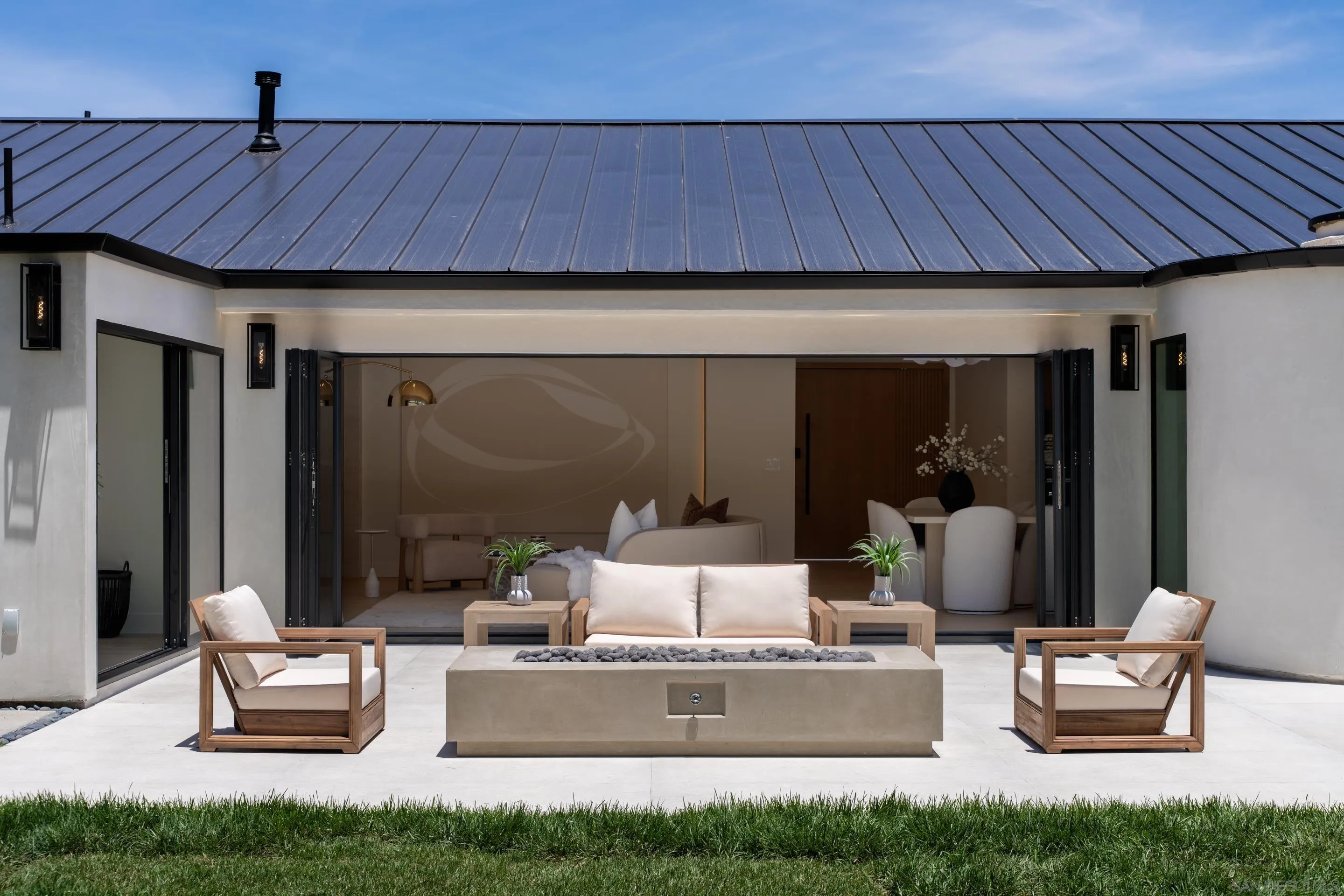 https://cdn.realtyfeed.com/cdn/127/250037564/c7a18847d455a6192ff401c74f249b77.webp