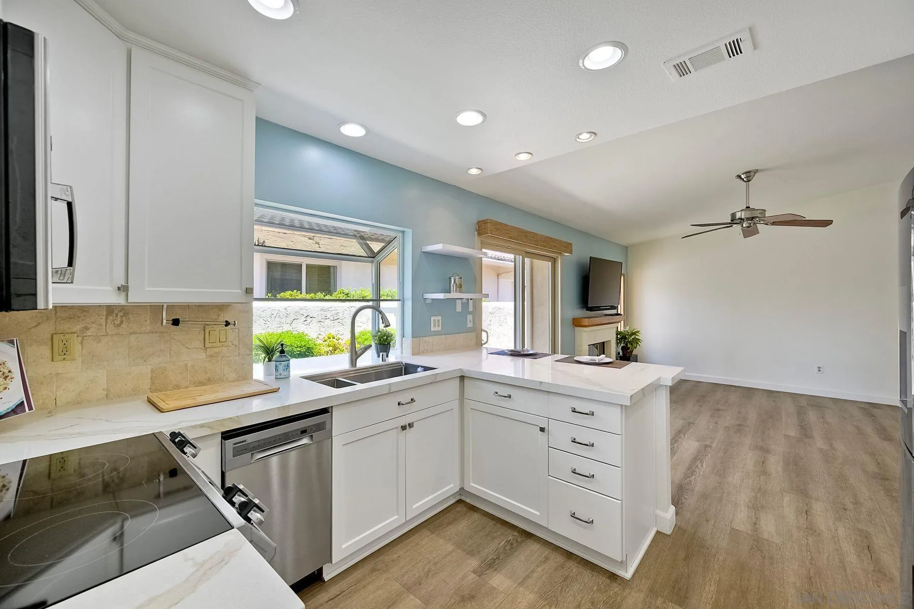 https://cdn.realtyfeed.com/cdn/127/250037568/273cc3545b29d4247789817516611944.webp