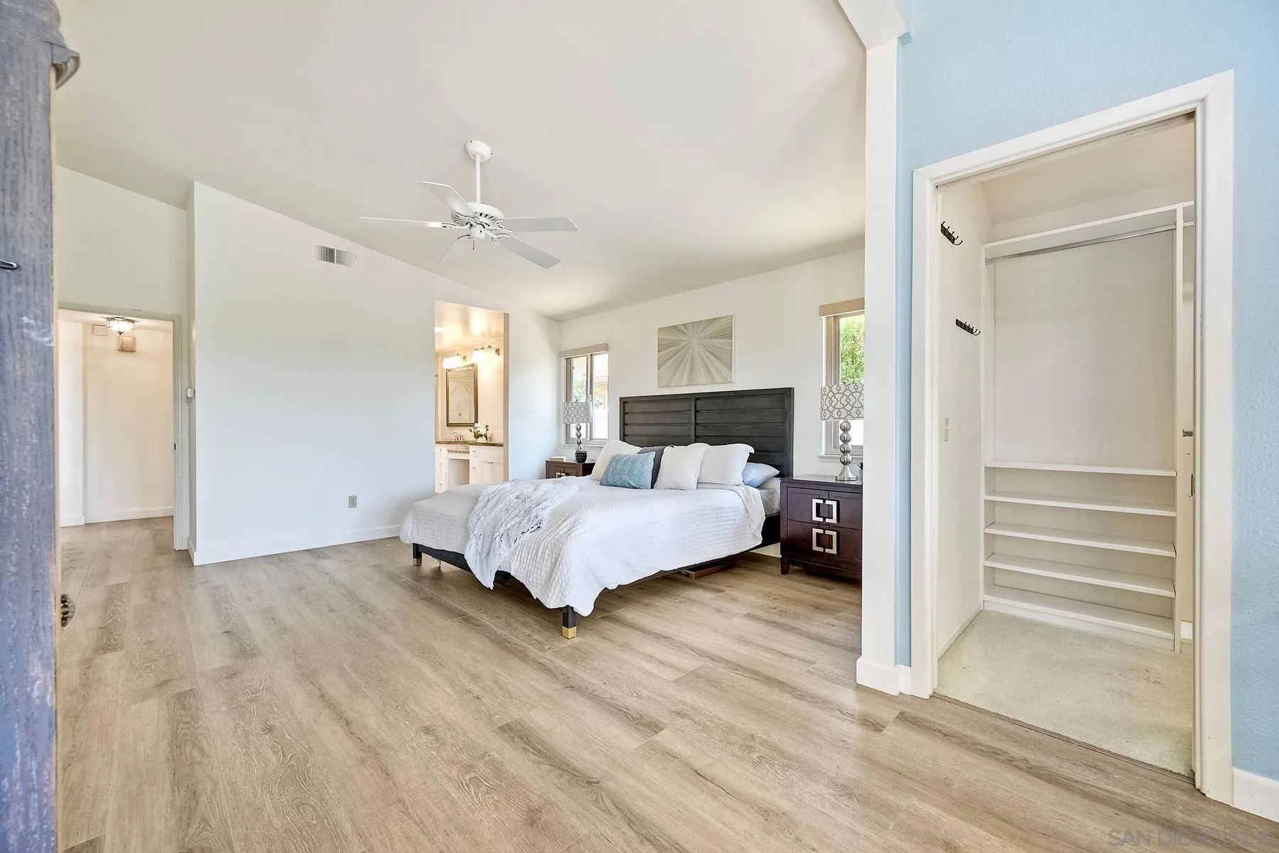 https://cdn.realtyfeed.com/cdn/127/250037568/7a651a396214b84dcffafef44e4dbd34.webp