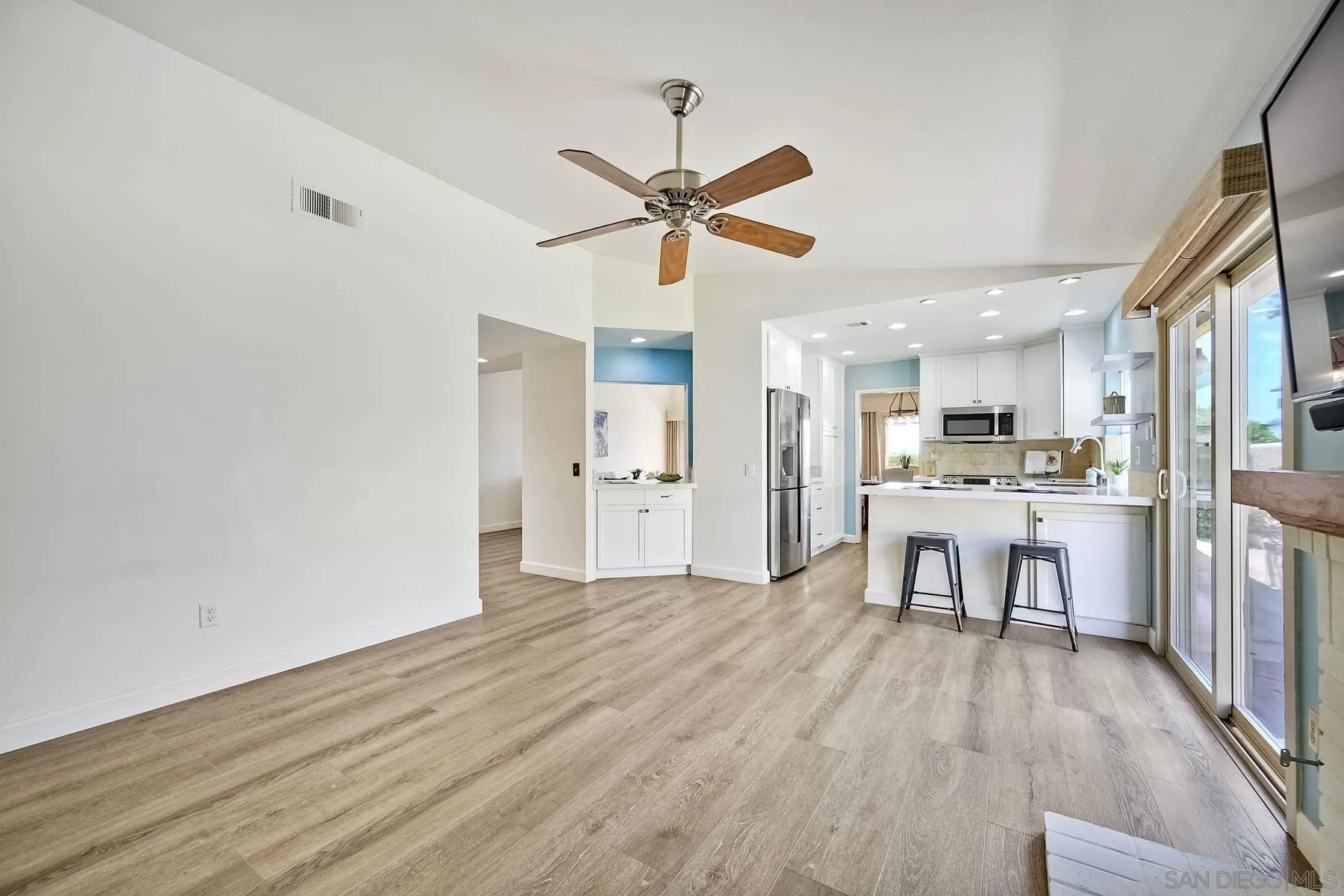 https://cdn.realtyfeed.com/cdn/127/250037568/8b561cd16877ac80fcb3f4bbf769d747.webp