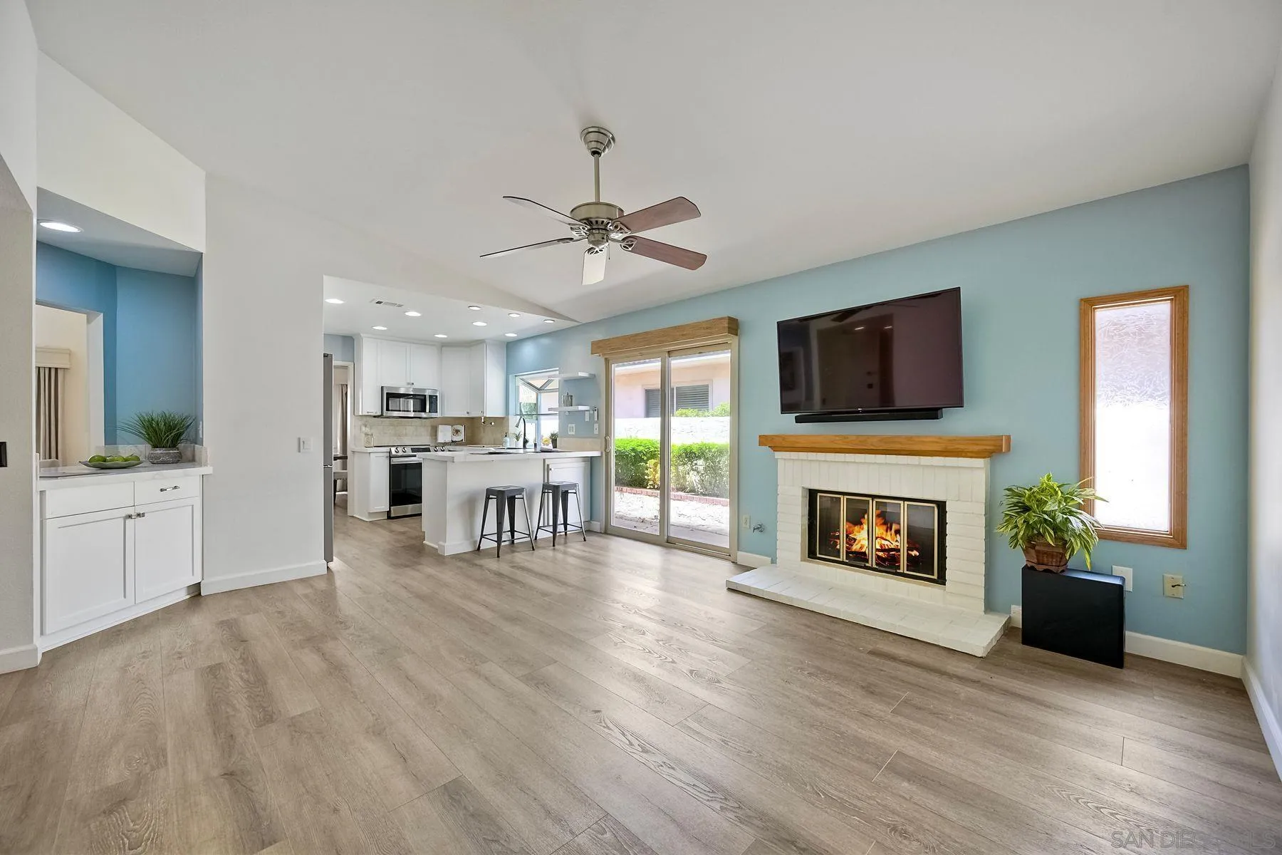 https://cdn.realtyfeed.com/cdn/127/250037568/b76e9b45874f2b2cc40a1620cc406501.webp
