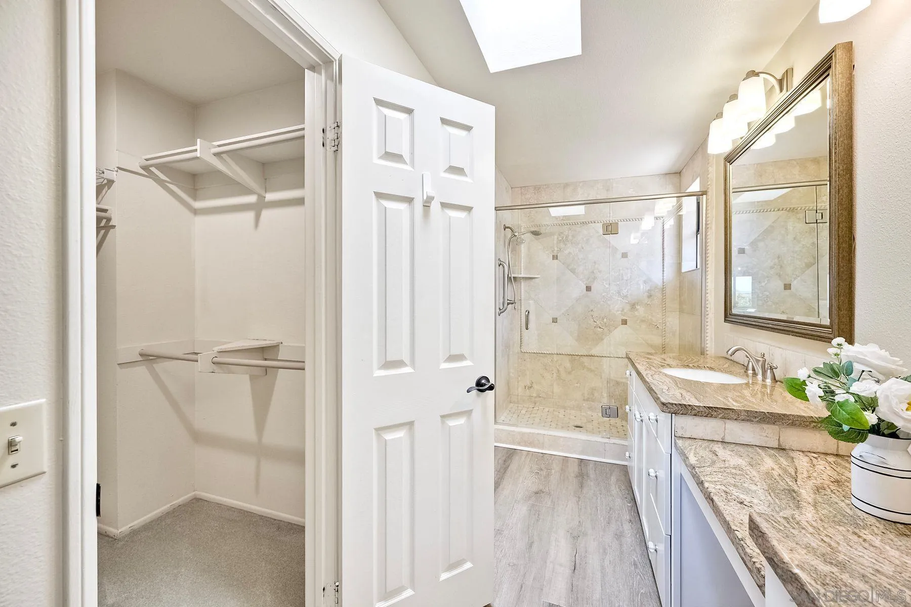 https://cdn.realtyfeed.com/cdn/127/250037568/d926d68ee91f545dcd7d9f8bd8cbdea0.webp
