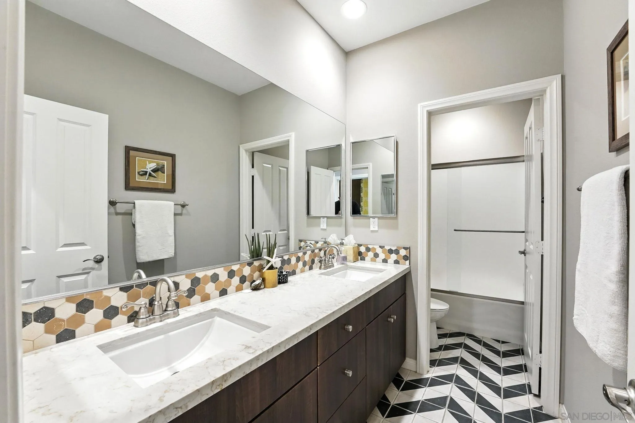 https://cdn.realtyfeed.com/cdn/127/250037569/c99fc1be08009b99fd0daff08d5dc4f2.webp