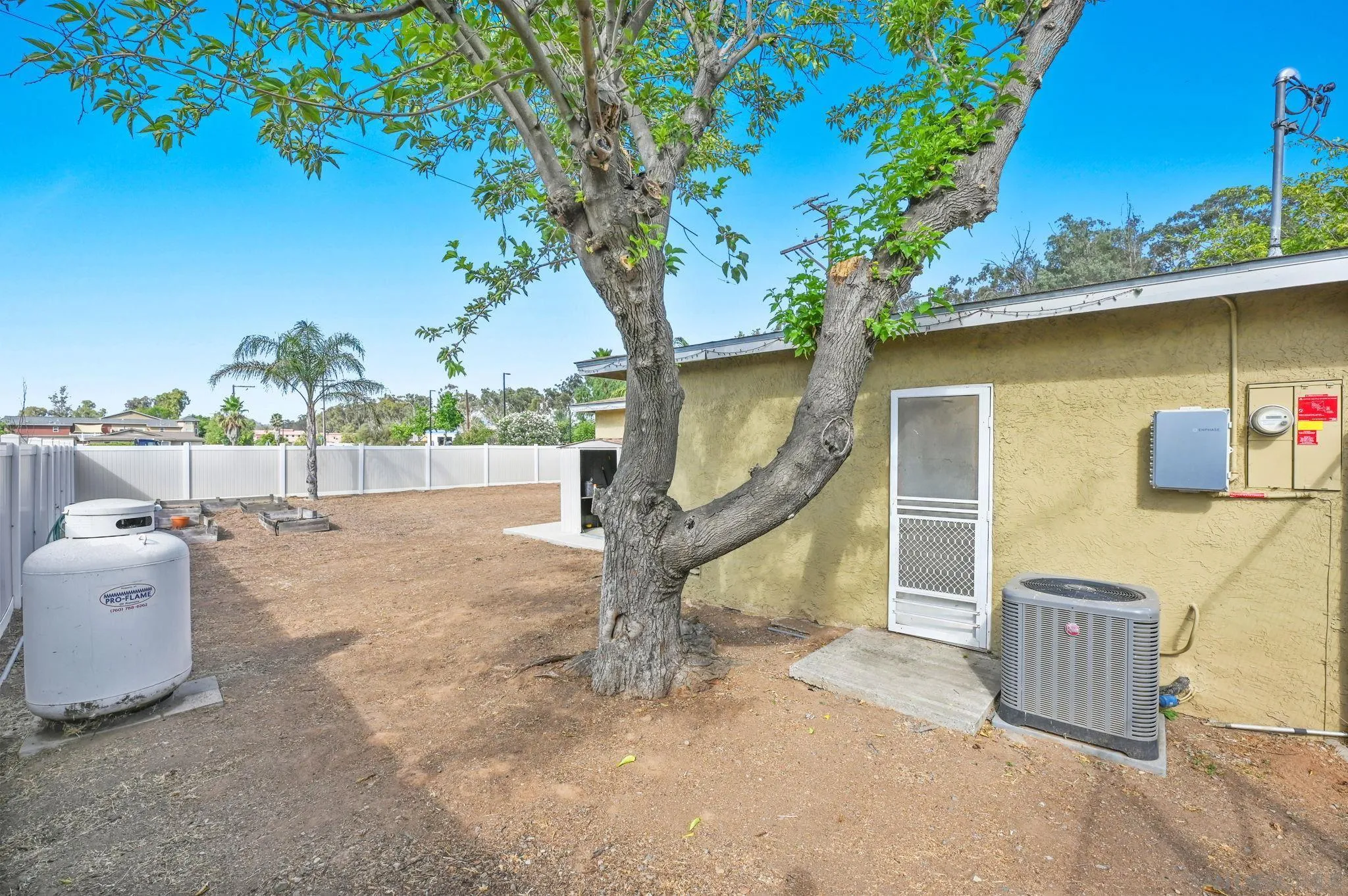 https://cdn.realtyfeed.com/cdn/127/250037575/0affbea7c3f70a7621da0146fbb6e87c.webp