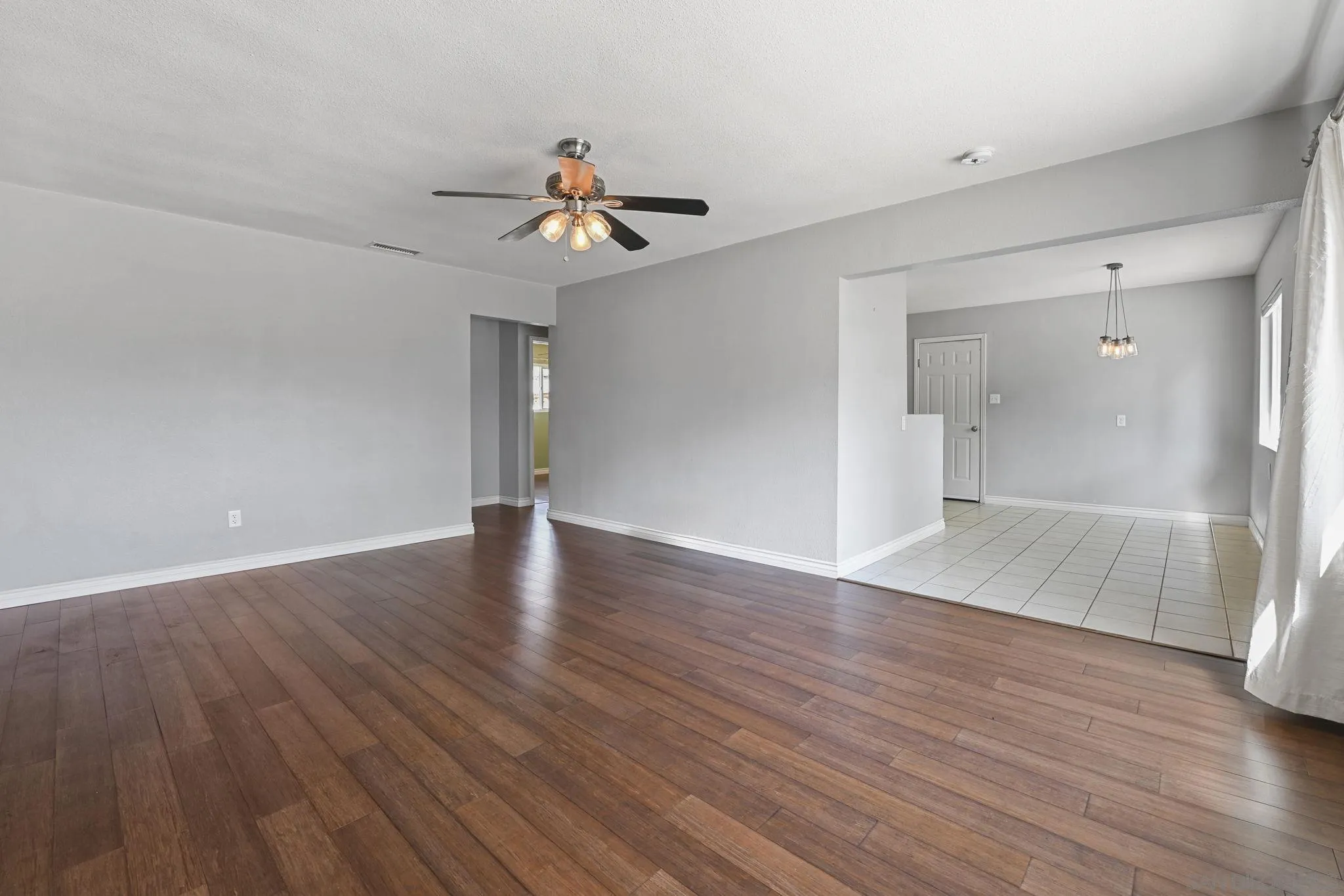 https://cdn.realtyfeed.com/cdn/127/250037575/1a86d365efb4ca921fc4c0c1f2c760c1.webp