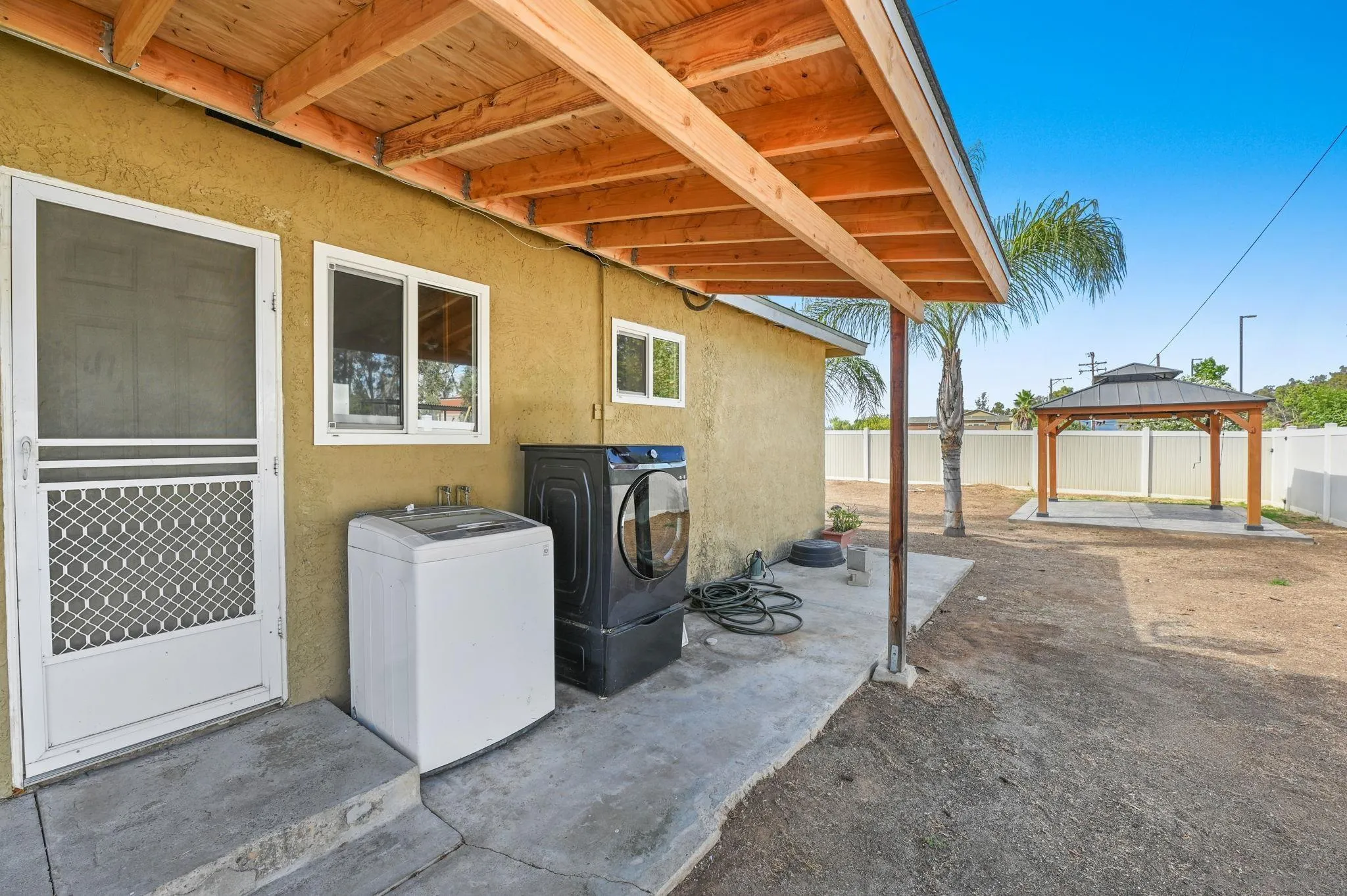 https://cdn.realtyfeed.com/cdn/127/250037575/63ff258c6502aa134711d171ba96e920.webp