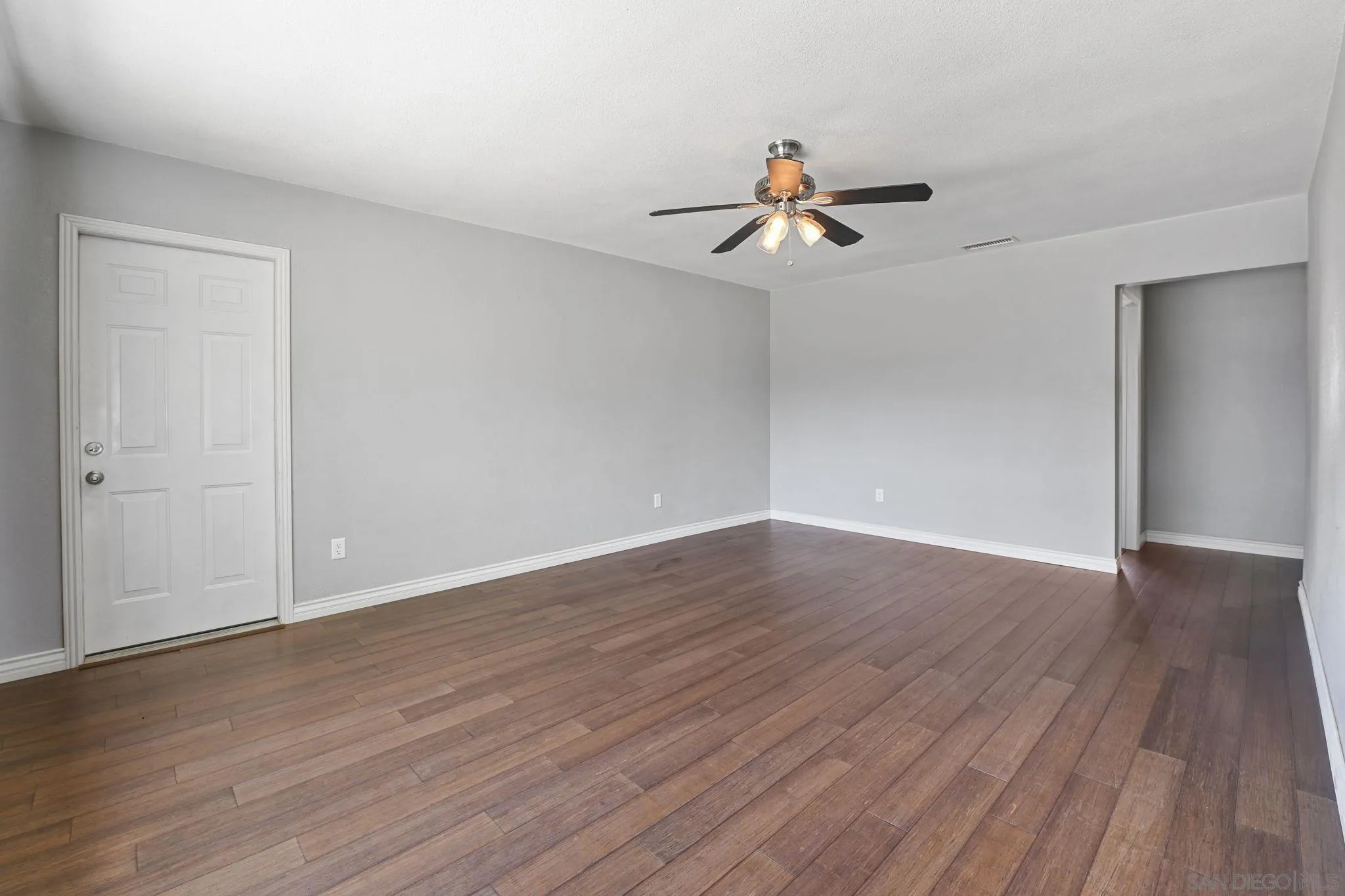 https://cdn.realtyfeed.com/cdn/127/250037575/6478e26977320a9d4136b5423702ad15.webp