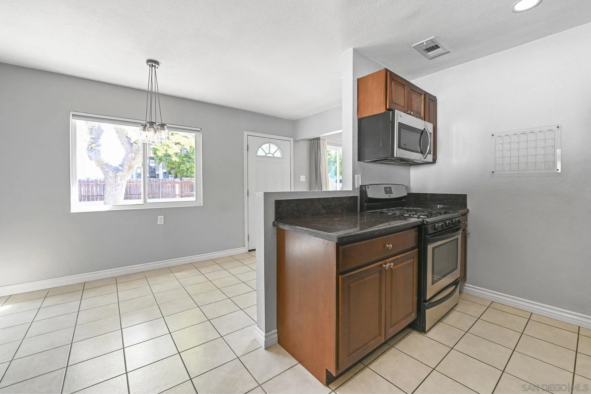 https://cdn.realtyfeed.com/cdn/127/250037575/6c9871c1a3d80b1b963b8c37633fa336.webp