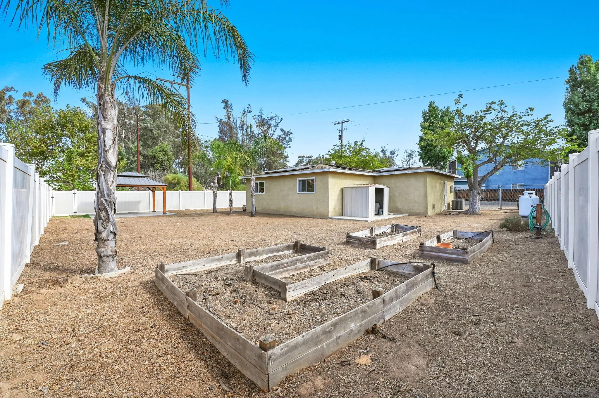https://cdn.realtyfeed.com/cdn/127/250037575/dc2f4aaab4ca6ed077184ed2e39d1e7d.webp