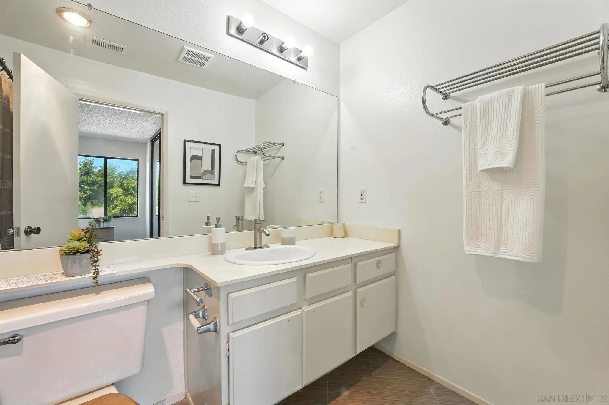 Photo #17: 250037577 Listing: Photo #17