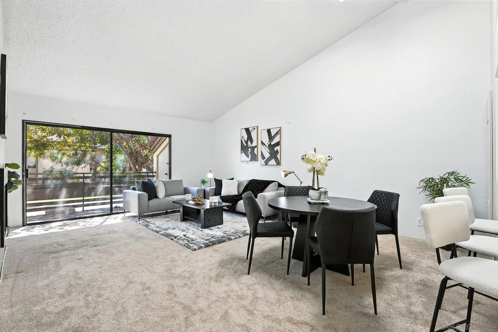 Photo #2: 250037577 Listing 