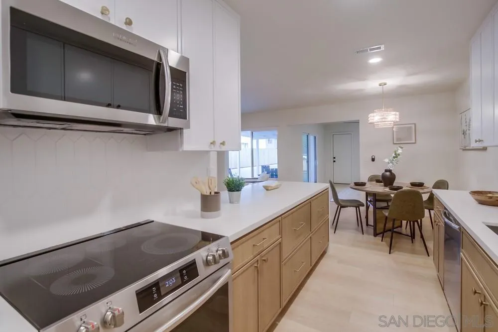 https://cdn.realtyfeed.com/cdn/127/250037578/9a9d89d9cd7b24e119528e027213758d.webp