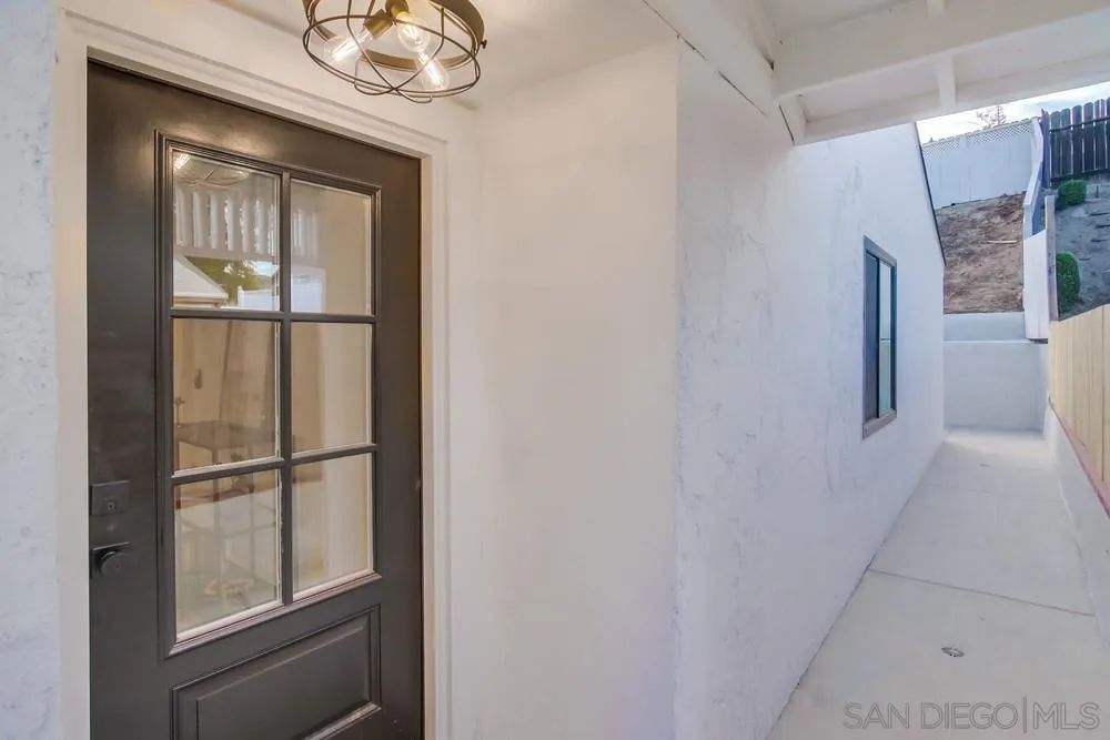 https://cdn.realtyfeed.com/cdn/127/250037578/ea9641b4f5daba1ddac46a20f85dbb1e.webp