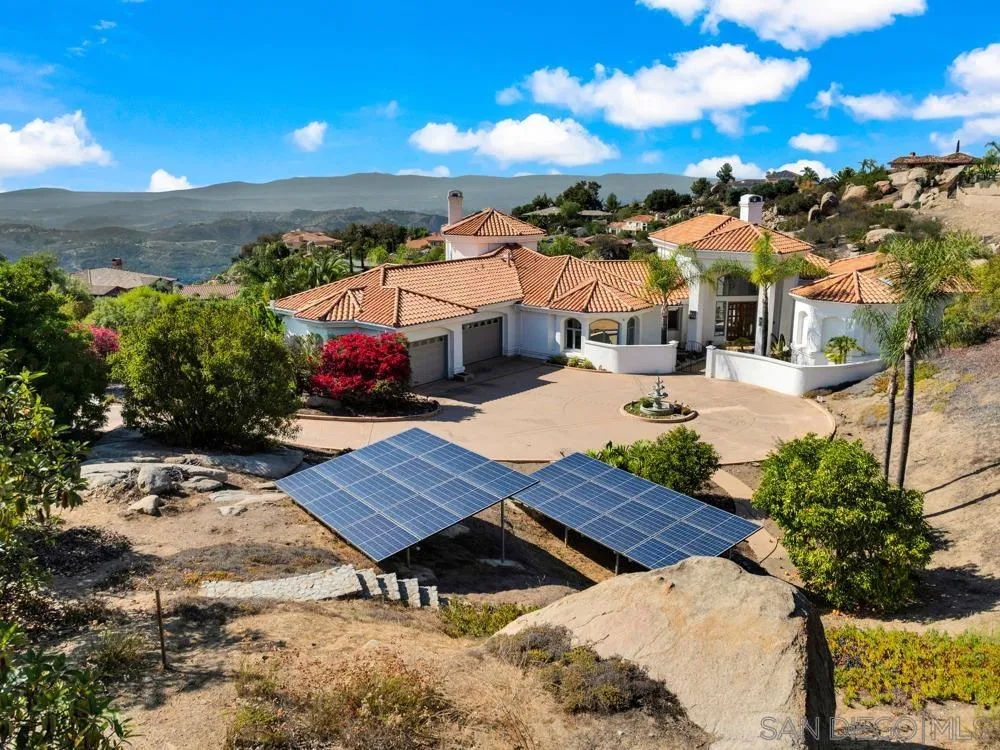 https://cdn.realtyfeed.com/cdn/127/250037581/038dc7dba6ce4ec21f6a25893bcbccb2.webp