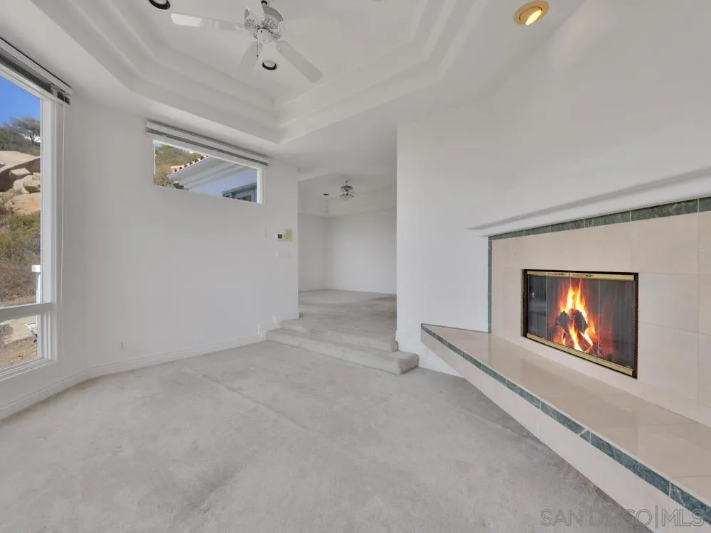 https://cdn.realtyfeed.com/cdn/127/250037581/3dd749d6e8e8b95547a1a42302e3a1ce.webp