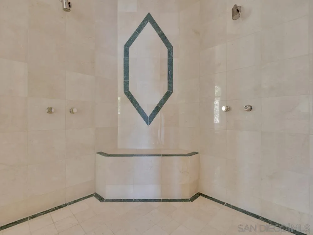 https://cdn.realtyfeed.com/cdn/127/250037581/4bf0976c2e2265e97d55cd0ec76c3874.webp