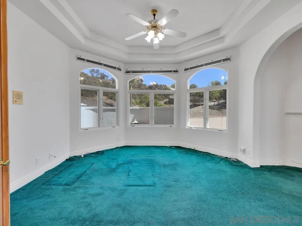 https://cdn.realtyfeed.com/cdn/127/250037581/6d819cec2db044ece1b4182c90a597a0.webp