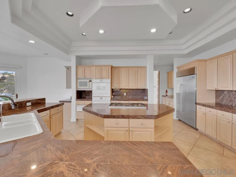 https://cdn.realtyfeed.com/cdn/127/250037581/bc6c3e8f89bdadd83b2a7dc59fec69f4.webp