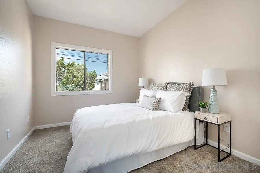 https://cdn.realtyfeed.com/cdn/127/250037585/1abe8d88bd08e2f4f4554d300366ef8e.webp