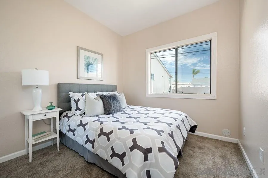 https://cdn.realtyfeed.com/cdn/127/250037585/898b0f2a802f426852eed8bed2003561.webp