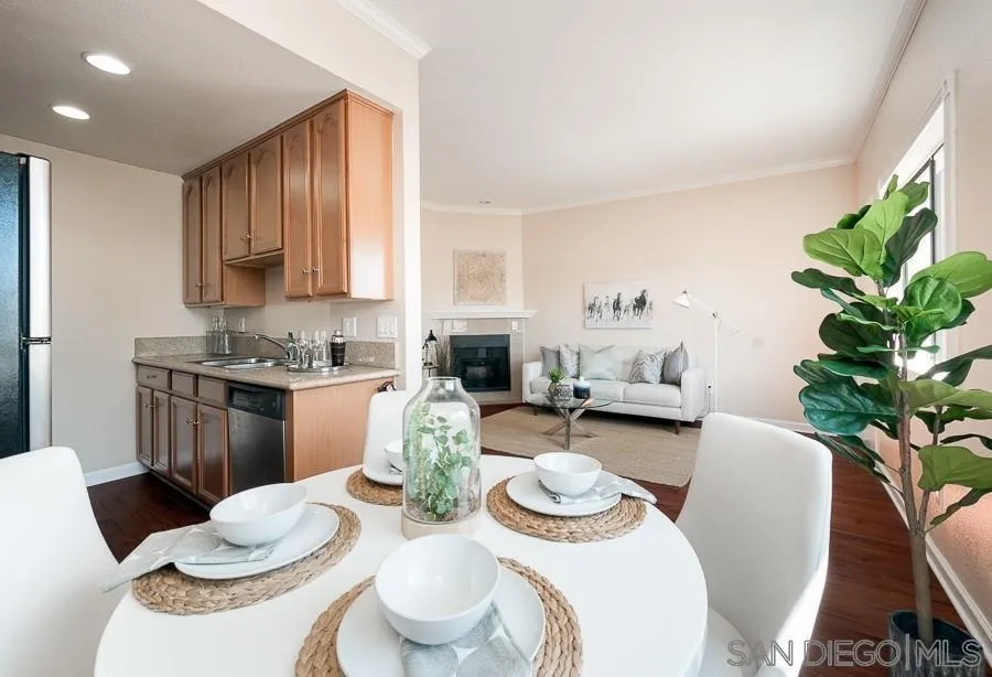 https://cdn.realtyfeed.com/cdn/127/250037585/ca8268535bcf8e90b7eb0b8ba243f2b5.webp