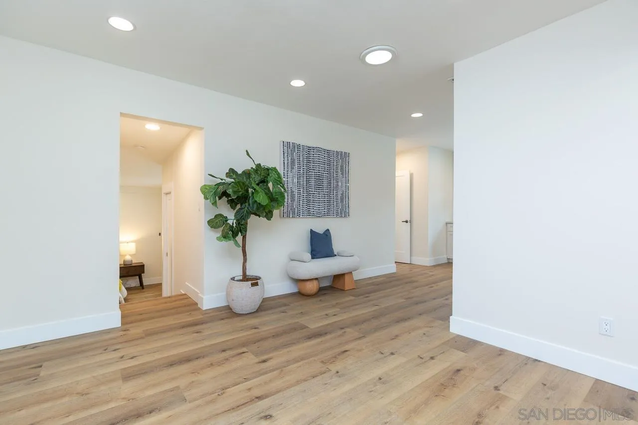 https://cdn.realtyfeed.com/cdn/127/250037586/49c7954578af398669207cb6a59e4a07.webp