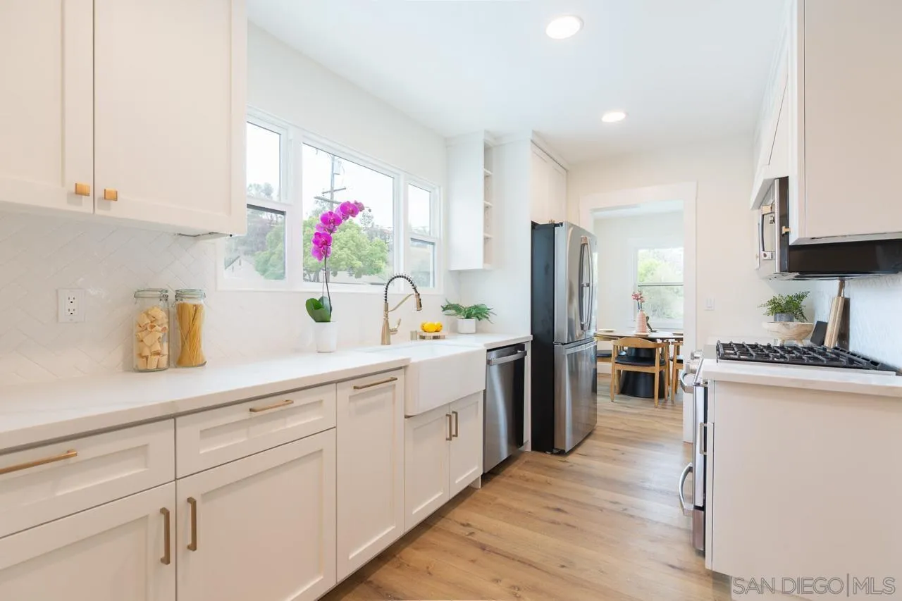 https://cdn.realtyfeed.com/cdn/127/250037586/744d08b5c9295b17c68e71149139f074.webp